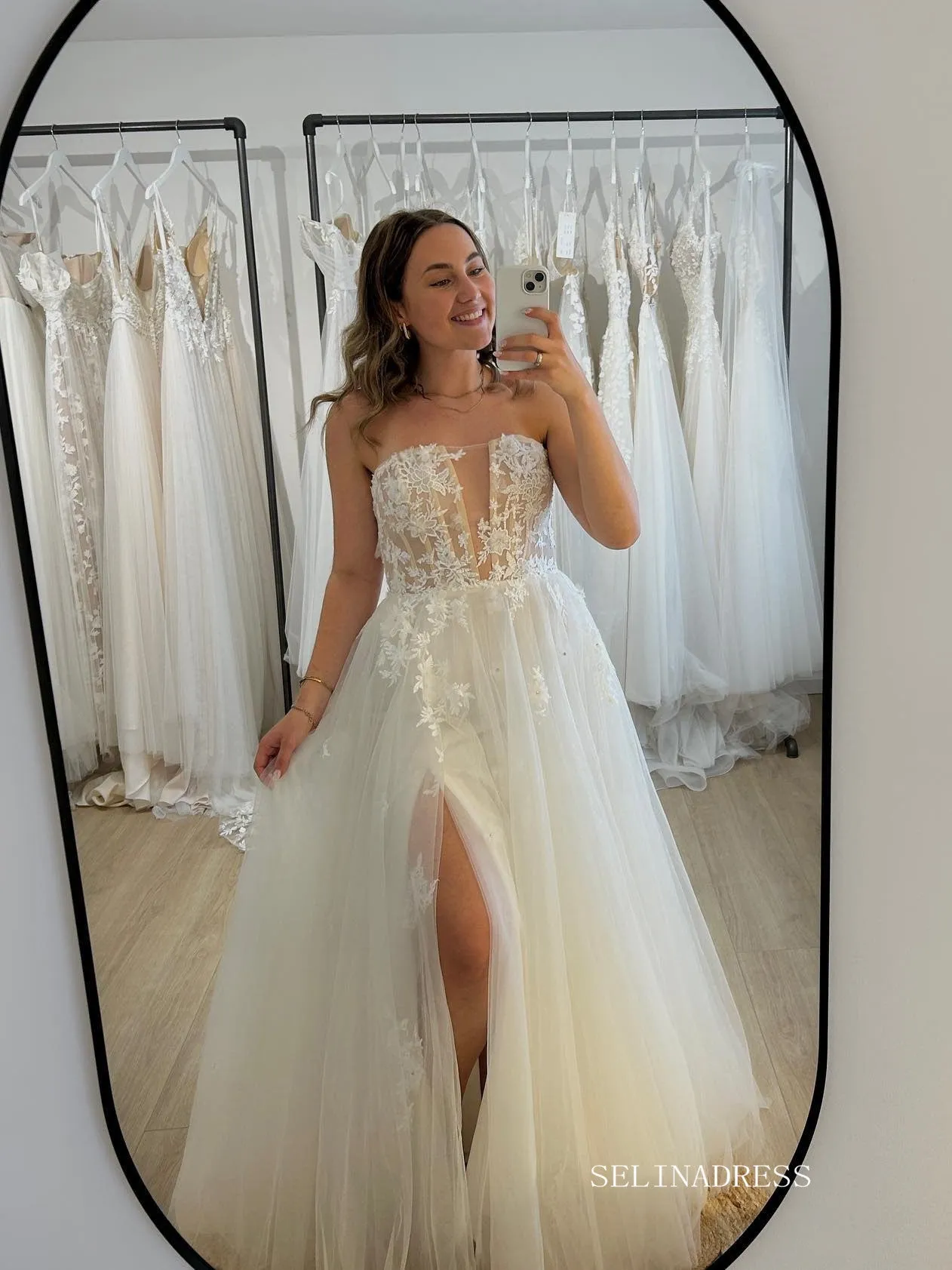 A-line Strapless Wedding Dresses Elegant Applique Bridal Gown SEA051