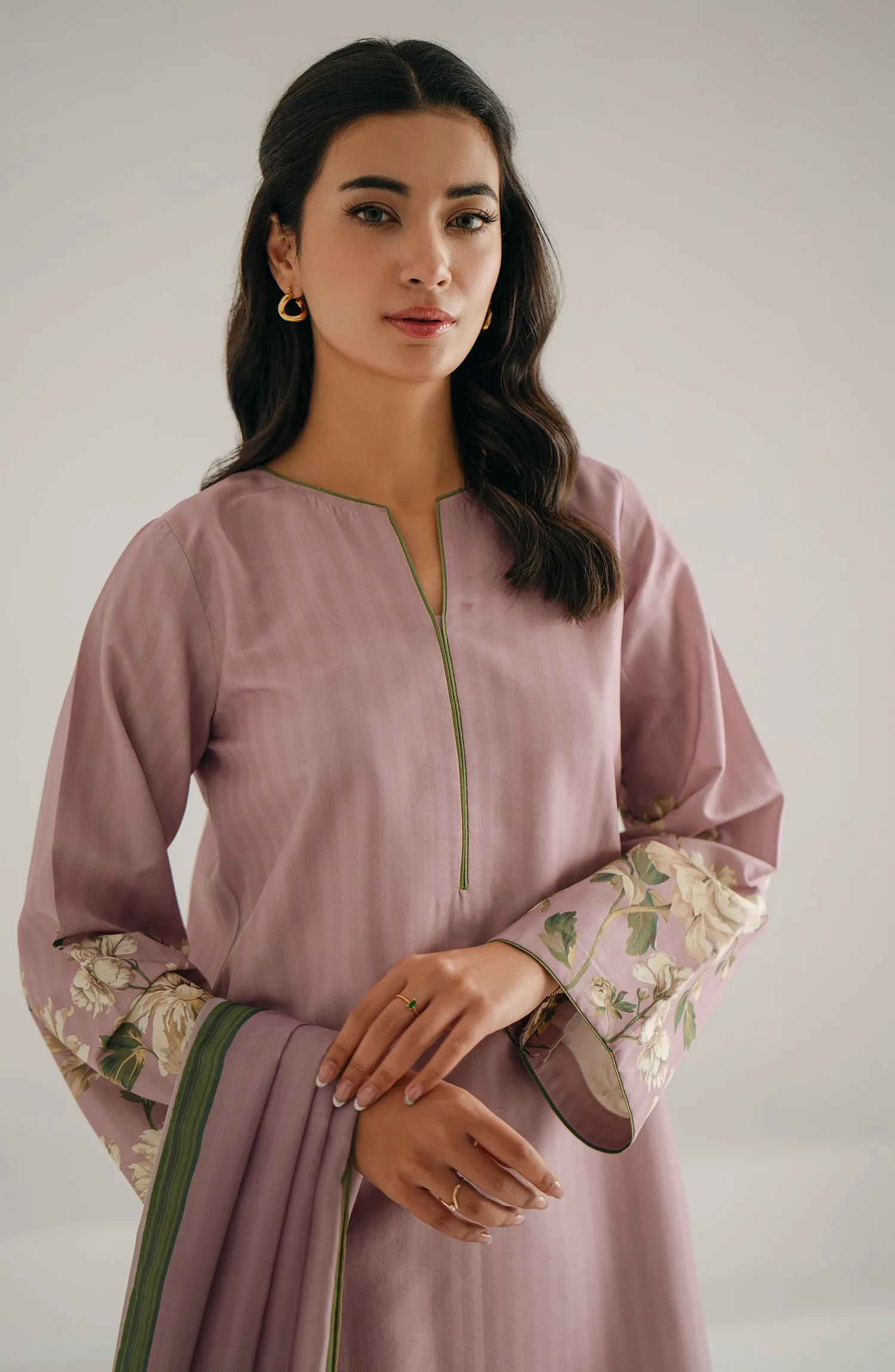 Ava Set
