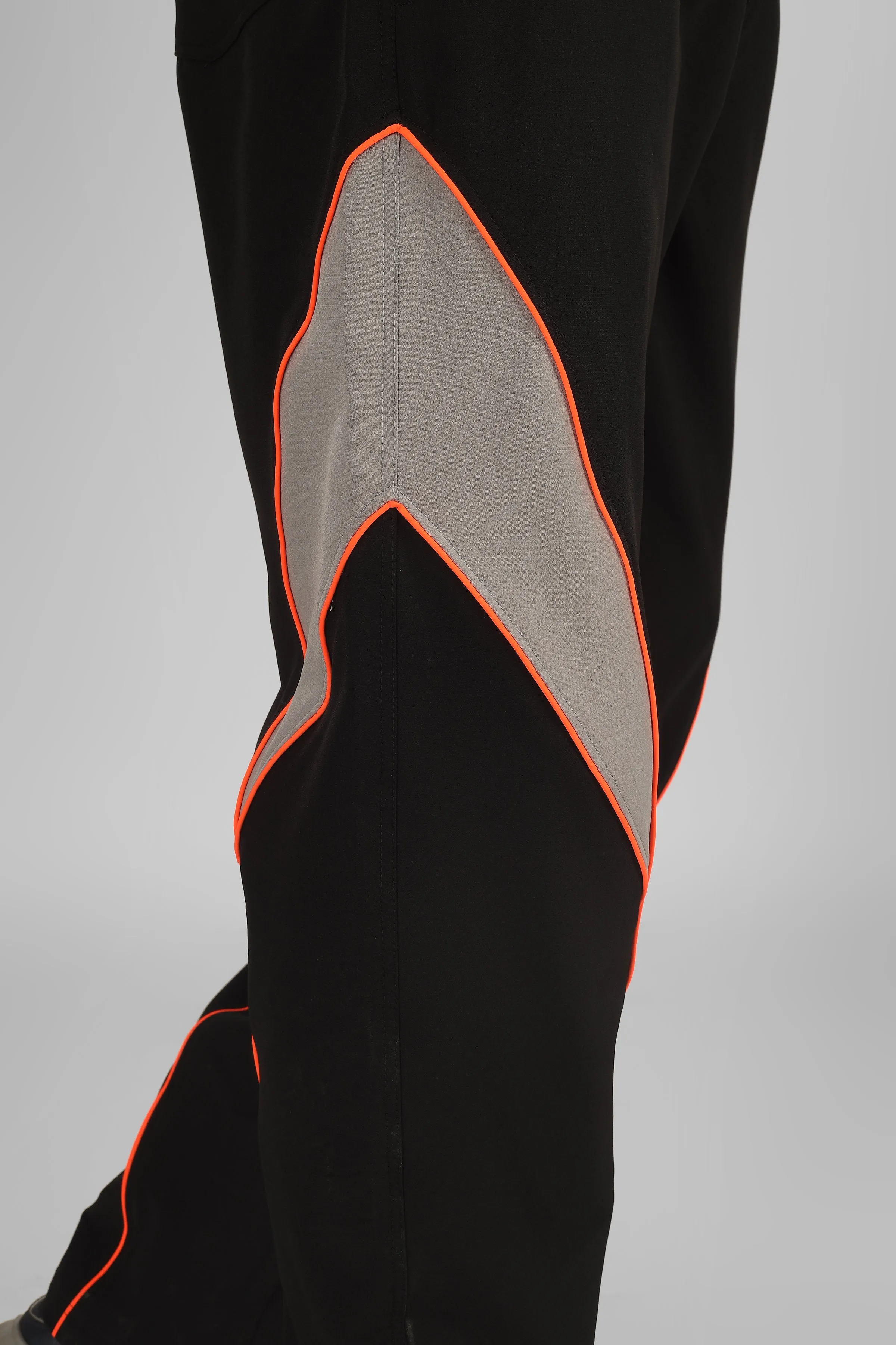 Bullet Relaxed Fit Cargo Pants (Black)
