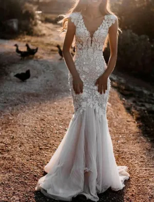 Luolandi Beach Wedding Dresses Mermaid / Trumpet V Neck Cap Sleeve Court Train Lace Bridal Gowns With Appliques Open Back
