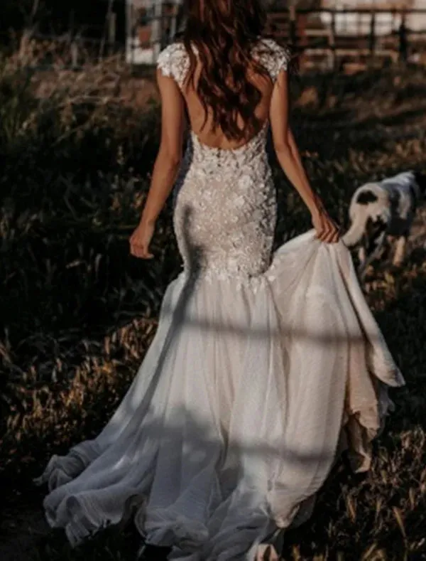 Luolandi Beach Wedding Dresses Mermaid / Trumpet V Neck Cap Sleeve Court Train Lace Bridal Gowns With Appliques Open Back