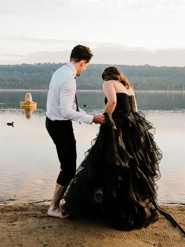 Luolandi Unique Sweetheart Black Wedding Dresses Tulle Tiered A-line Gowns Off Shoulder Charming