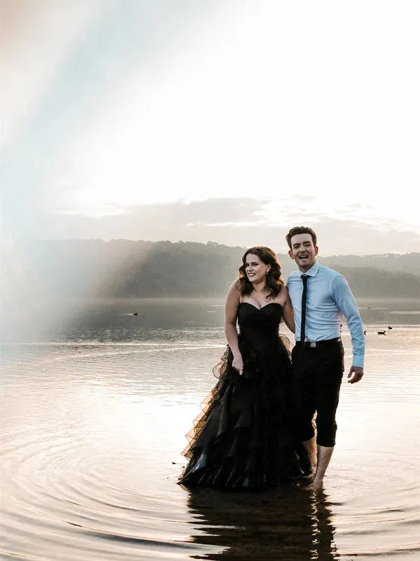 Luolandi Unique Sweetheart Black Wedding Dresses Tulle Tiered A-line Gowns Off Shoulder Charming