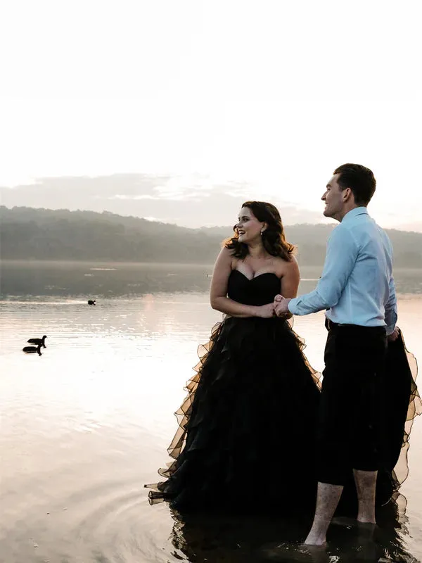 Luolandi Unique Sweetheart Black Wedding Dresses Tulle Tiered A-line Gowns Off Shoulder Charming