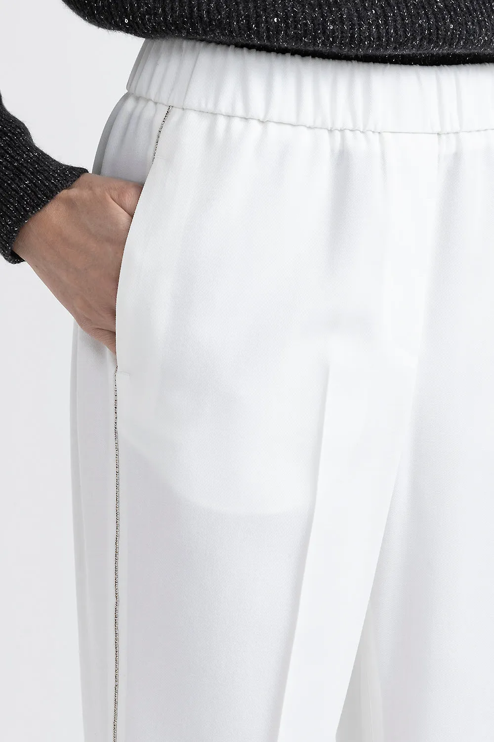 Viscose and wool carrot trousers