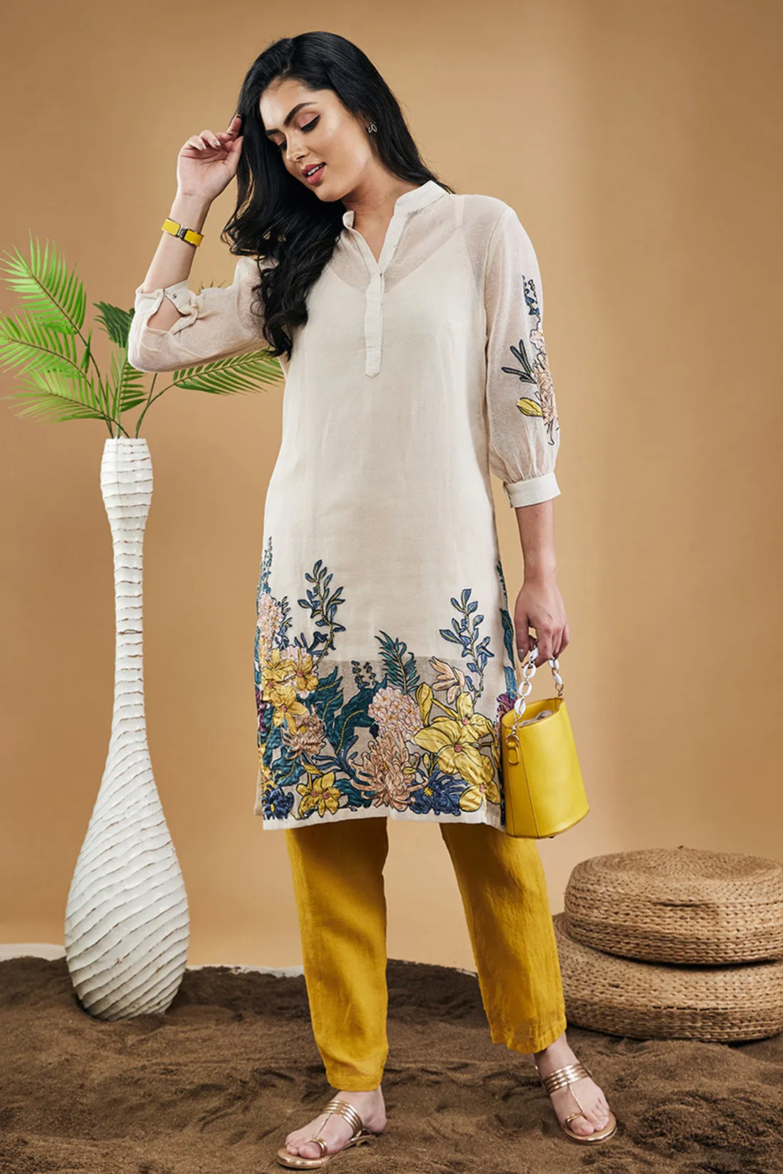 Zinnia Applique Kurta With Pants